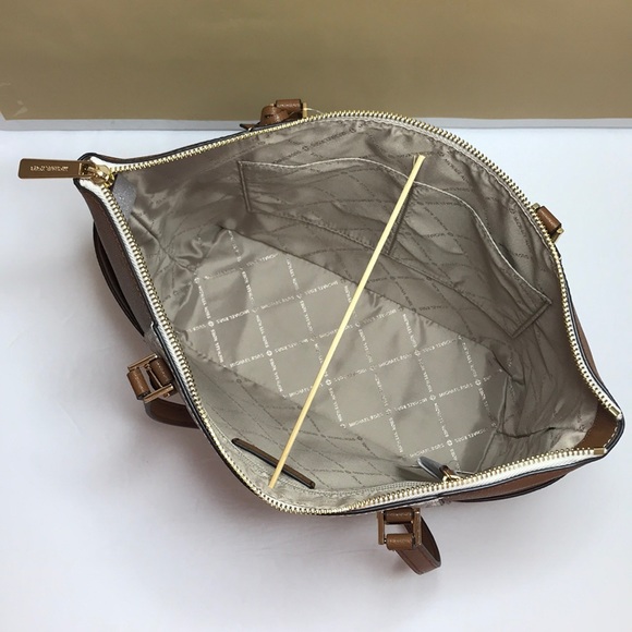 Michael Kors Charlotte LG TZ Tote Vanilla - Picture 7 of 9